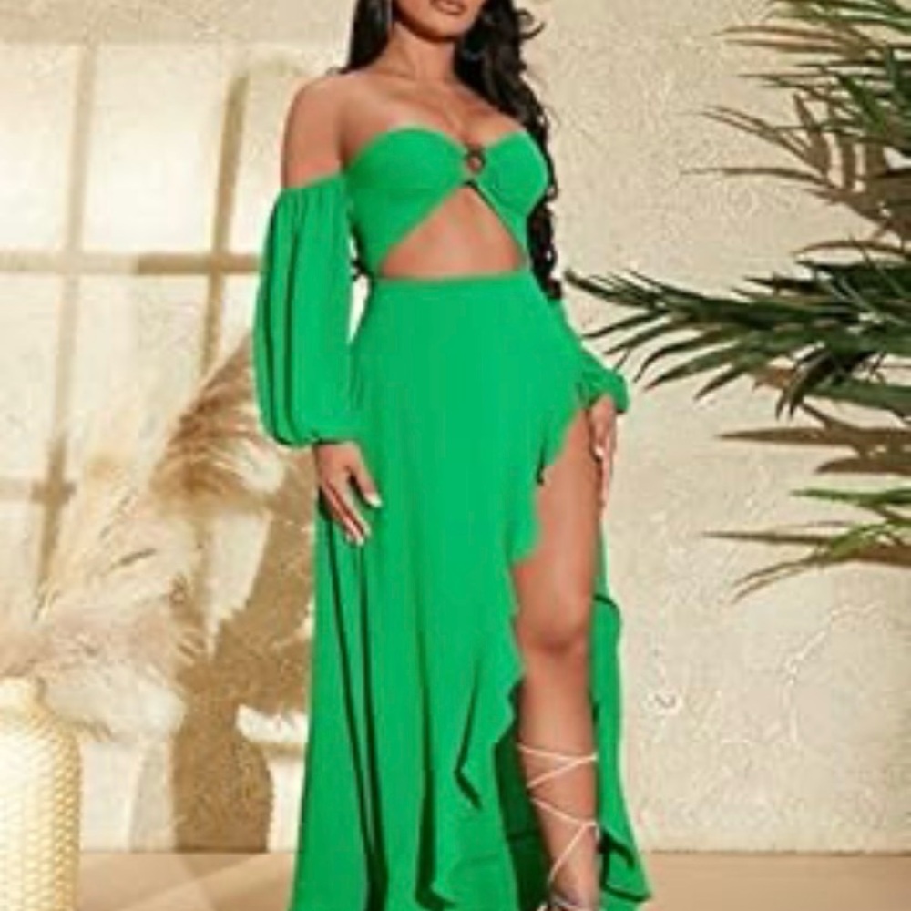 Green Off-Shoulder Maxi Dress